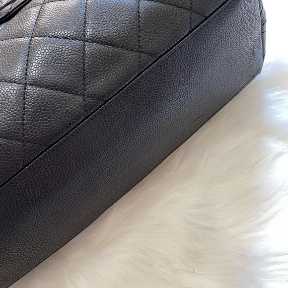 Authentic vintage Chanel caviar CC logo chain shoulder bag - Picture 4 of 16